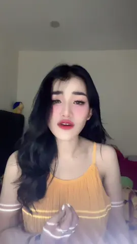 A post by @leakdrama on TikTok caption: ហេតុអី😌