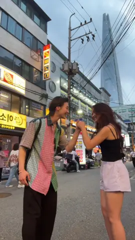 A post by @annacathcart_ on TikTok caption: bumped into this random guy in seoul #xokitty #season3 