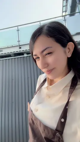 A post by @haniye_mazari_officiall on TikTok caption: #سره #کار 😂🤪
