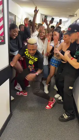 A post by @diamondplatnumz on TikTok caption: #BABU #BABUchallenge #LIMPOPO #DiamondPlatnumz #Wasafi