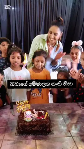 A post by @thrikala_dharani on TikTok caption: ඒ අම්මා දැක්කනම් 🩷🌸 #fyyyyyyyyyyyyyyyy #topmodelsbythrikaladharani #thrikaladharani #fyp #fyy #fy #fppppppppppppppppppp #fypage #gampahaඅපි🌺 
