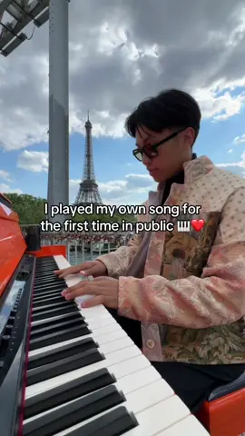 A post by @vantoan___ on TikTok caption: Wait for it! 😍🥹 #Piano #publicpiano 