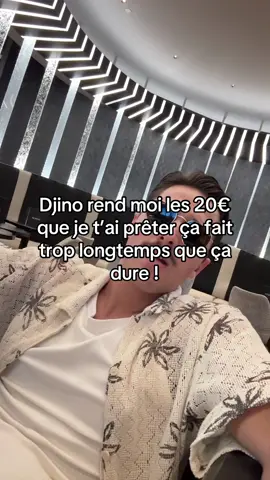 A post by @nathan_steinbach_ on TikTok caption: • Djino ça aurait du rester entre toi et moi ! 💶 . . . #talentfrançais #comedyclubfrance #seconddegré #blaguenul #blaguedrole #drolement #humouristique #humourfr #standupfrance #postdrole #reelfrance #humourblanc #humournoire  #Humournoir #humourfrançais #videohumour #humoriste #humoristefrançais #frenchhumour #rires #standup #standupfrancais #genduvoyage #mannouche #gitan #gitans #voyageur #gypsy 