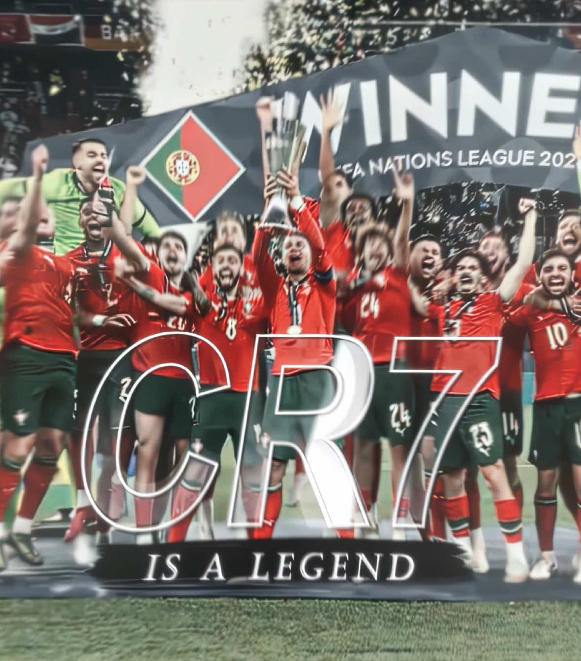A post by @onllytt on TikTok caption: At 40 he still plays great || CRISTIANO RONALDO Edit #cristianoronaldo #cristiano #ronaldo #cr7 #ronaldoedit #thegoat 