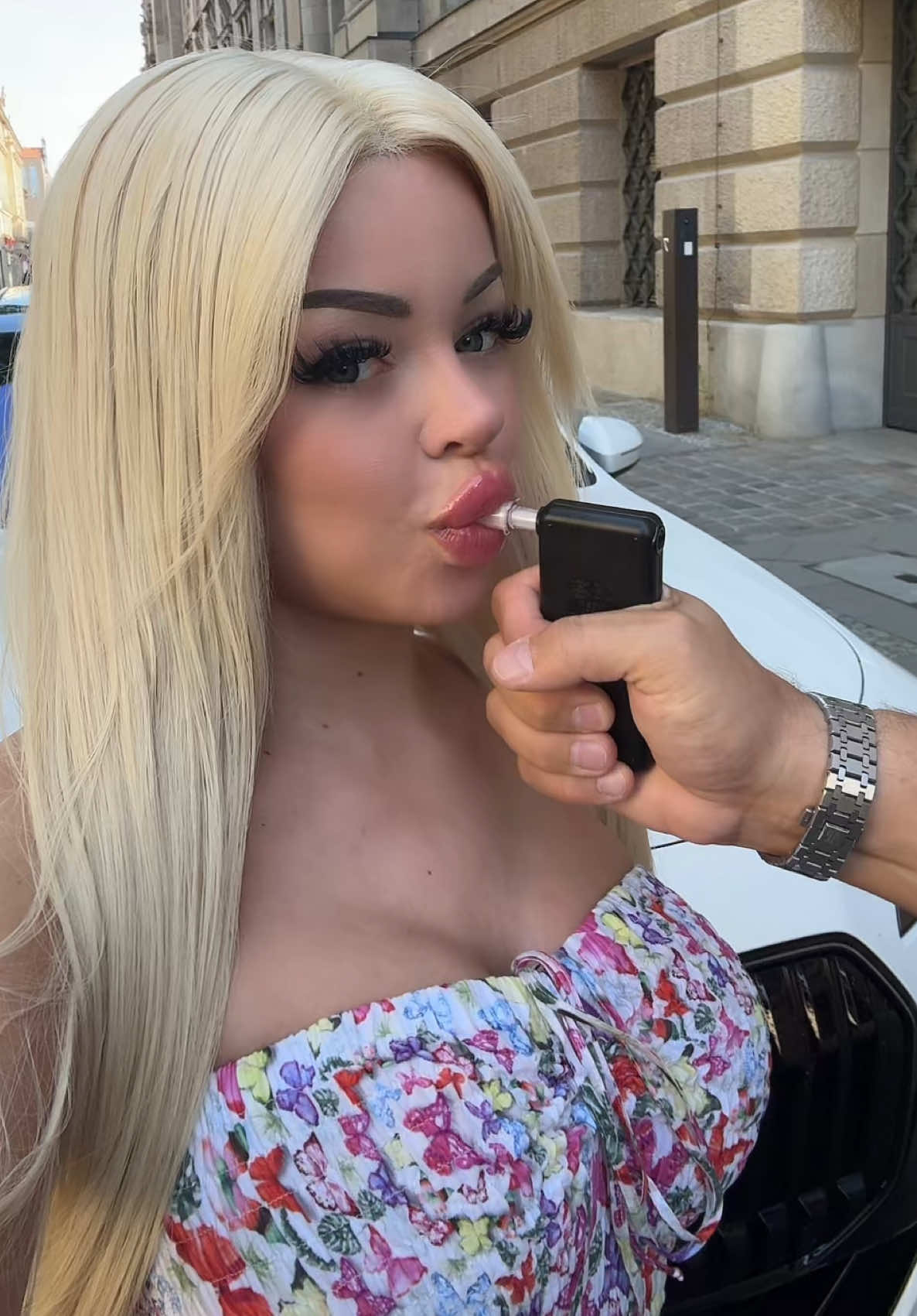 A post by @katjakrasavice on TikTok caption: Macht nicht den gleichen Fehler wie ich und fahrt immer 100% nüchtern 🤞🏻