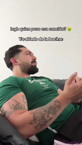 A post by @jasonthores on TikTok caption: TEMAZO😮‍💨 #feid #ferxxo #nomedejoxximbiar @Feid 