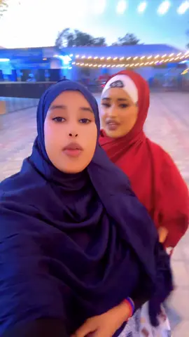 A post by @miss_fardax on TikTok caption: Fananadeyda canab cost iyo jewi degan #missfardax #kutubeeyxamuud @Canab costa 🇸🇴 @Ilhaannita @zaki qoox,🎥🇸🇴 @KIIN ARAGSAN🇸🇴🦍  