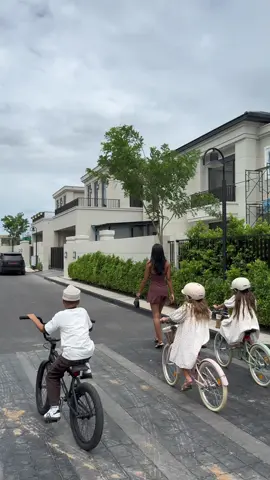 A post by @endlessmomdiary on TikTok caption: we’re making progress 🏡  #asmr #renovation #housetour #neutralhome #homevlog #dayi̇nmylife #Vlog #statisfying #aesthetic #thatmom #morningasamom #MomsofTikTok #momtok #toddletsoftiktok #fypシ 