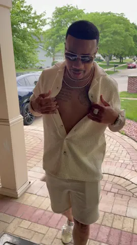 A post by @mojobrookzz on TikTok caption: When she take the kids to spend Father’s Day with her boyfriend 😒😒😒😒😒 #fathersday @ambitiousthtiam 