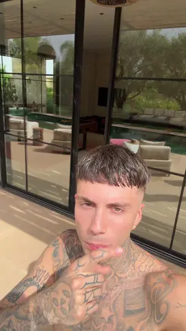 A post by @tonyboygohardd on TikTok caption: in fissa con questo pezzo 