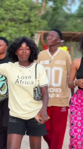 A post by @gambaloucamara1 on TikTok caption: #comedyvideo on est où là 😂😂😂#tiktok224🇬🇳🇬🇳🇬🇳🇬🇳🇬🇳 