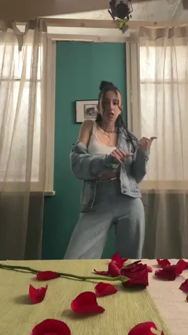 A post by @ on TikTok caption: Официален танц на ,,Без край, но’’.🪽Това, може би ми беше любимата визия от клипа!🫶 #безкрайно #dance #alexcheto1 #foryou #bulgaria 