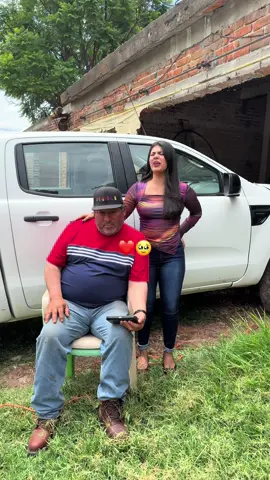 A post by @fatimajaime_oficial on TikTok caption: Ya no quiero que pasen los años😪❤️❤️ papá te amo ❤️ #parati #viral #fyp #diadelpadre #papa 