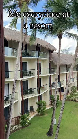 A post by @queenhoneyfaa on TikTok caption: #resort #fyp 