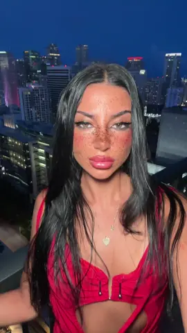 A post by @lurrrrra on TikTok caption: cortaste toda la luz