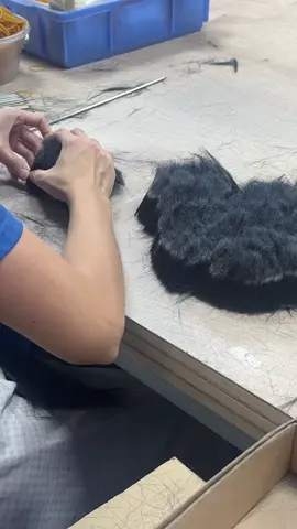 A post by @marimaria on TikTok caption: O pincel é um trabalho extremamente manual, se pergunte como foi feito para manter coerência! 