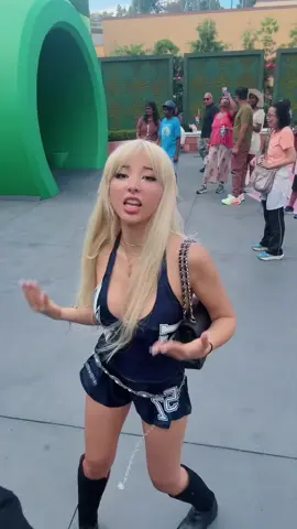 A post by @miawaiifuxo on TikTok caption: rock that body 🕺✨🍄