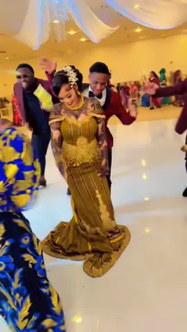 A post by @abaayhawosalah on TikTok caption: #duet with @abdiabdi41 #somalitiktok 