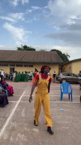 A post by @gambaloucamara1 on TikTok caption: #comedyvideo invité sans carte 😂😂😂#tiktok224🇬🇳🇬🇳🇬🇳🇬🇳🇬🇳 
