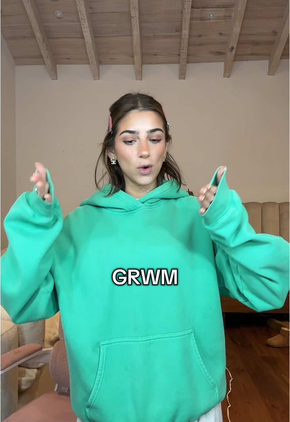 A post by @marderegil_ on TikTok caption: #marderegil #grwm #grwmroutine 