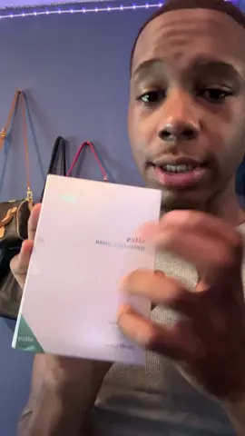 A post by @iiiamlee__ on TikTok caption: #fyp #viral #creatorsearchinsights #perfumetiktok #tiktokmademebuyit 