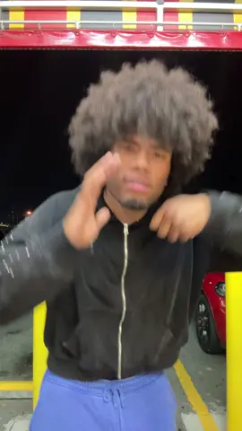 A post by @whiteboymaj on TikTok caption: hi :) #fyp #viral #messymaj 