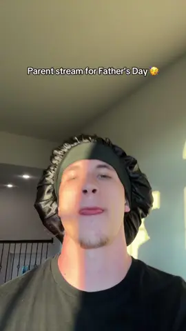 A post by @j2krisp on TikTok caption: LIVE 🥳🥳 LINK IN BIO 🥳🥳🥳🥳🥳