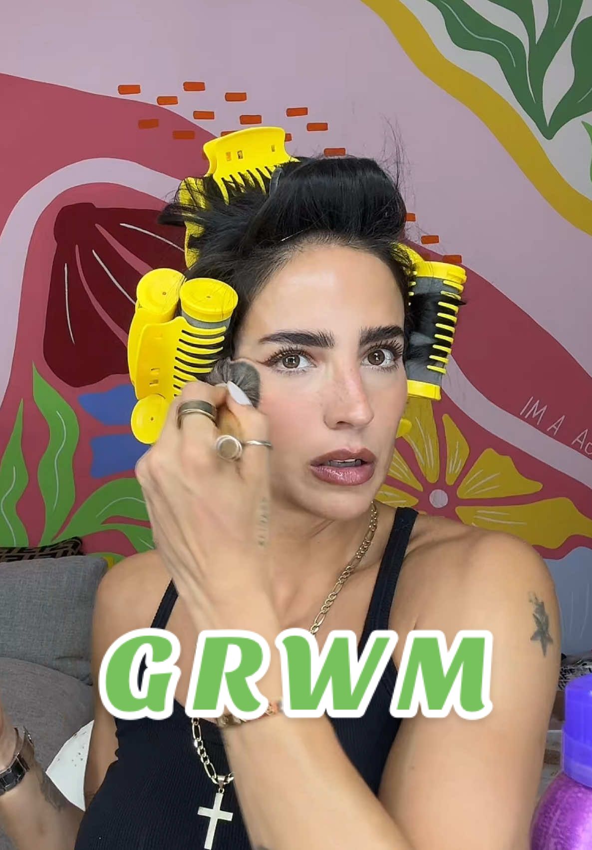 A post by @barbara_deregil212 on TikTok caption: #grwm #grwmmakeup #barbaraderegil #happyworld #happybirthday #fiestas #cumpleaños 