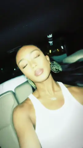 A post by @hailerosepartwhatever on TikTok caption: Hiii Miami 🧚🏾