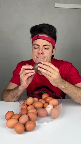 A post by @enaldinho on TikTok caption: Truque pra esconder o chocolate 👀😂 @Jéssica Souza 