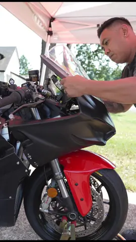 A post by @adobomoto on TikTok caption: How to clean a track bike 