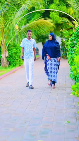 A post by @miss_fardax on TikTok caption: Ninka kaliya ee iga war badan sheekh meeltaan#missfardax #kutubeeyxamuud @Ilhaannita @Canab costa 🇸🇴 @KIIN ARAGSAN🇸🇴🦍 @zaki qoox,🎥🇸🇴 