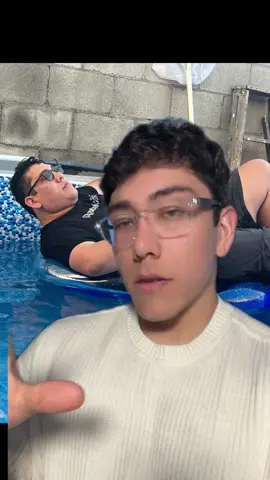 A post by @elvenado98_ on TikTok caption: Se hacen las 100 #warzone #callofduty #gamerentiktok #warzonelatino 