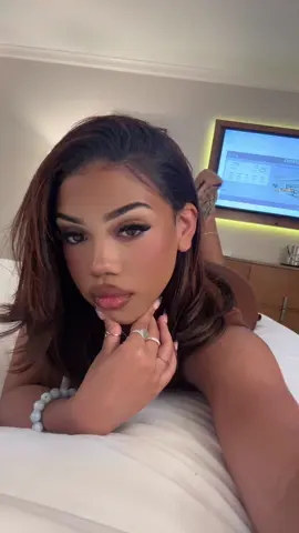 A post by @bearneedslovetoo on TikTok caption: #CapCut 