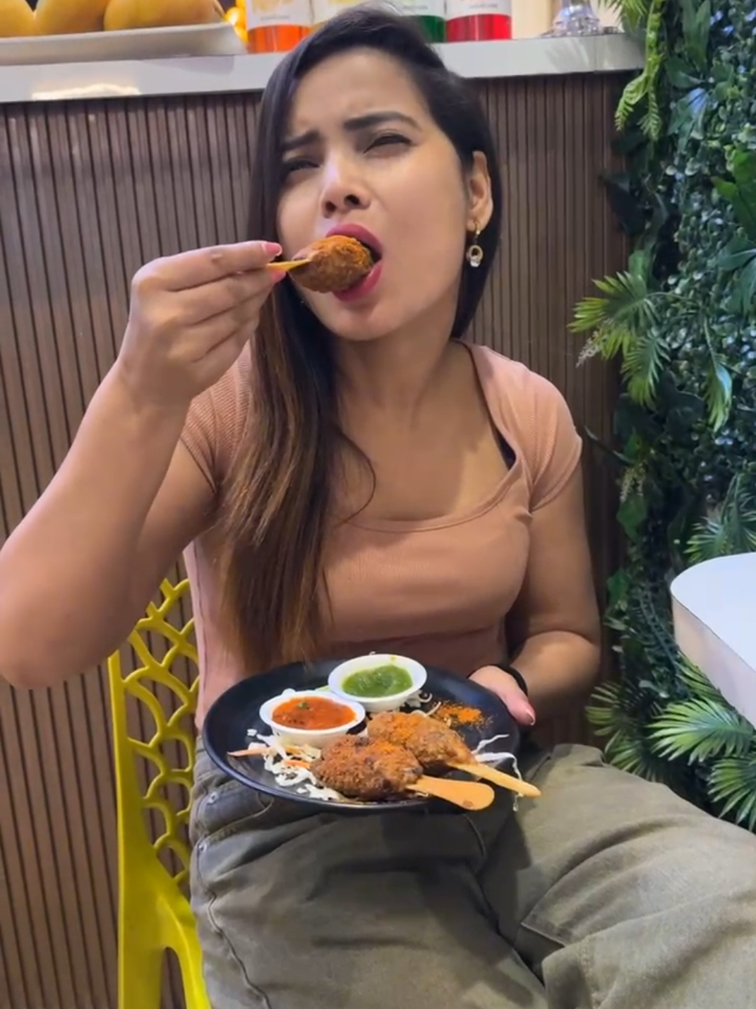 A post by @sachi_sahu on TikTok caption: Don't Diet only eat😋 #tiktok #viral #food #chillwithtiktok 