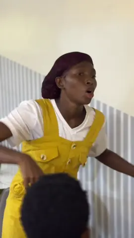 A post by @gambaloucamara1 on TikTok caption: #videoviral vous allez lire l’heure aujourd’hui 😂😂#tiktok224🇬🇳🇬🇳🇬🇳🇬🇳🇬🇳 