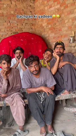 A post by @naseer_baloch_37 on TikTok caption: Bachpan ki yaden 😜😜@ᗯᗩᖴᗩ 