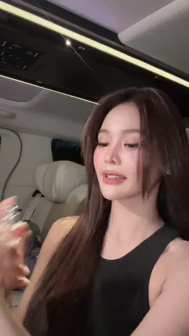 A post by @engfa32 on TikTok caption: เจอกันในTikTok 2ทุ่มคืนนี้นะคะ 🤍 #อิงฟ้าวราหะ #อิงฟ้ามหาชน #engfawaraha @Janua Perfume Thailand. 