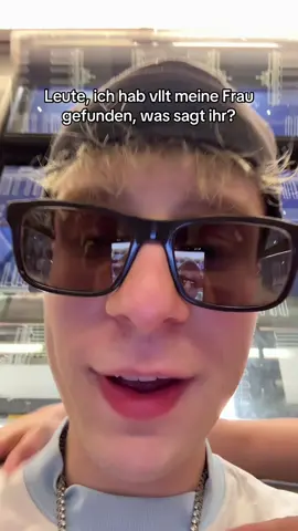 A post by @cenkgooo on TikTok caption: Sagt ihr gut? @IG: LucaJaro #cenkgooo #lucajaro #rave 
