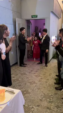 A post by @leakdrama on TikTok caption: ដូចរៀងលើស🤣🤣@CEO Miss sunflower Brand 