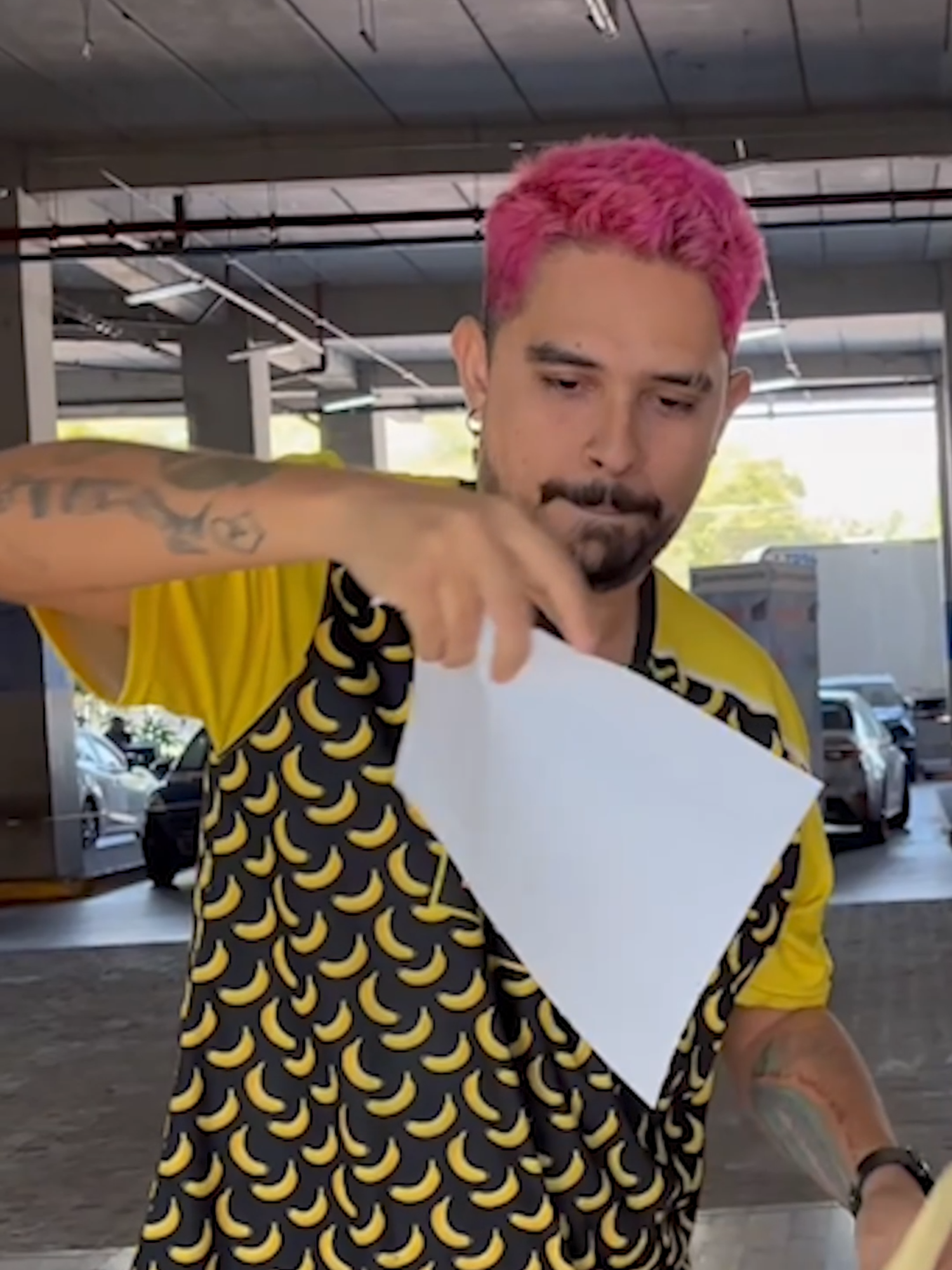 A post by @soybanaz on TikTok caption: Te doy DINERO si adivinas la caricatura... PARTE 2