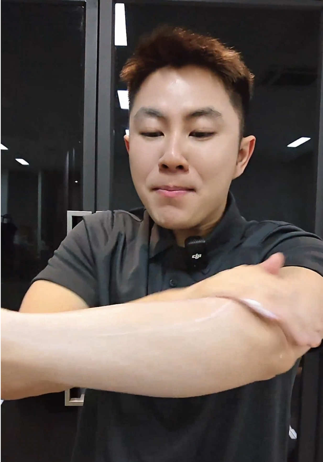 A post by @winwincenter1 on TikTok caption: #กันแดด #ka #กันแดดผิวกาย #กันแดดปรับผิวขาวใส 