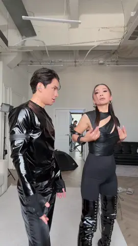 A post by @iyakhyar0v on TikTok caption: кто-то маме изменил🤣