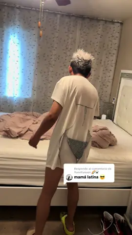 A post by @jonasymikeoficial on TikTok caption: Respuesta a @YunnYunuen 🌈🐼 todos en esta casa no hacen caso ni mis hijos gatos #fyp #foryoupage #fypシ #parati #couple #CoupleGoals #love #cat #catsoftiktok #cats #catlover #pet #pets #family #viral #viralvideo #viraltiktok 