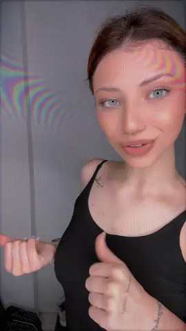 A post by @ilaria_pariss on TikTok caption: sto mondo teme una donna che sa di business😴👑✨