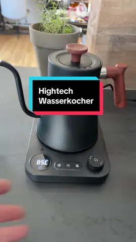A post by @tutich_official on TikTok caption: Hightech Wasserkocher von Temu im Test 🫖 Anzeige | Zum Finden 12143527V in die Temu Suchleiste eingeben #küche #temu #küchengeräte #wasser #tee 