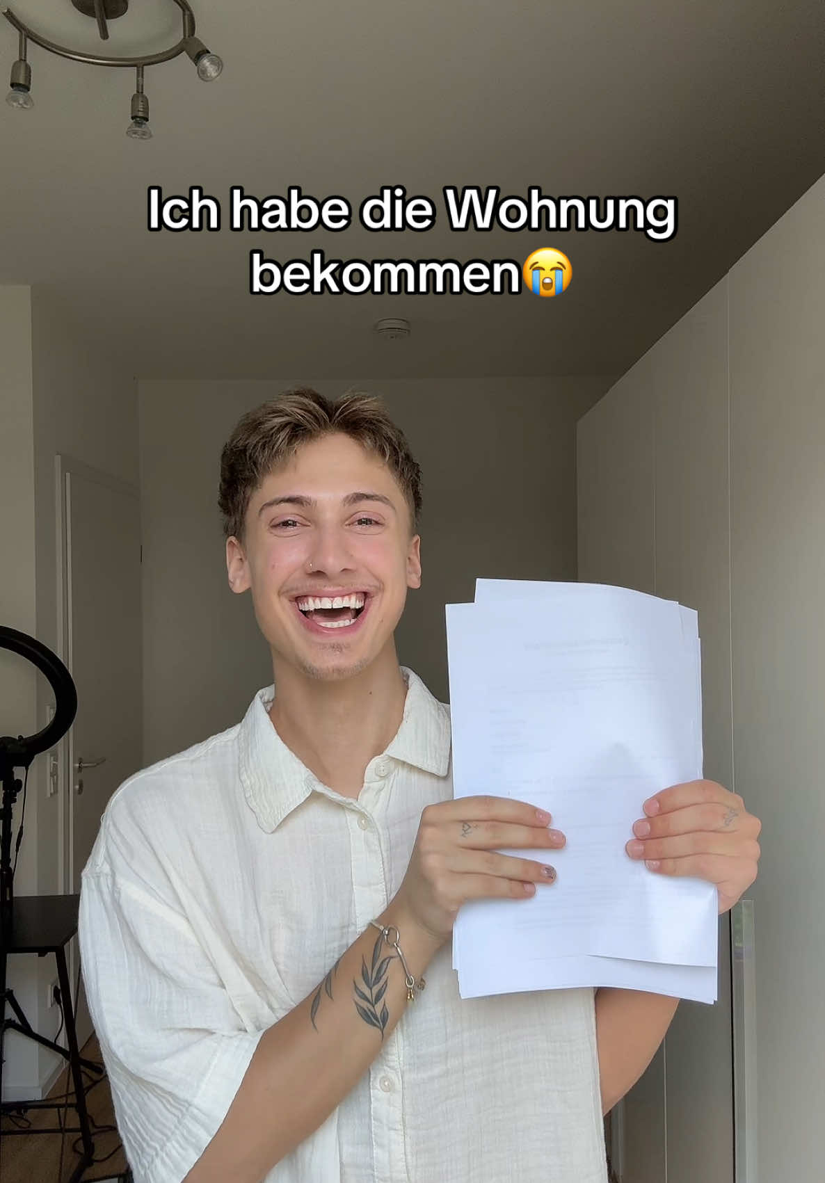 A post by @leon.content on TikTok caption: Ich bin so glücklich!!!😭🫶🏻