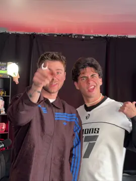 A post by @nosoychaparro on TikTok caption: 😎🙂‍↕️