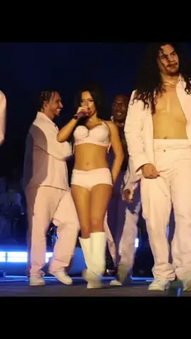 A post by @jessiemurphhh on TikTok caption: Blue strips szn 4L😭😭😭