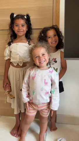 A post by @krimsow_off on TikTok caption: J’ouvre le cadeau de mes filles pour la Fête des Pères 